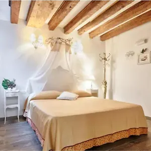 Cadeau Apartment