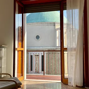 https://casa-berizzi-santa-lucia-central.it-lombardy.com